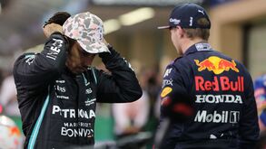 Hamilton acusa Verstappen de cometer erro de forma propositada em Abu Dhabi