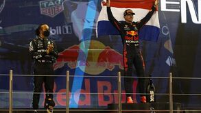 Verstappen é o campeão do Mundo de Fórmula 1 após um final de corrida louco