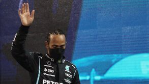 Bernie Ecclestone responde a Hamilton: «Roubado? É um completo e total disparate»