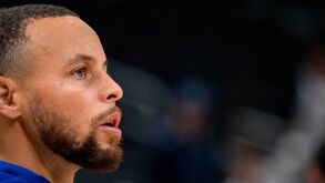 Coroação na ‘Meca’ do basquetebol? Curry a dois passos de fazer história