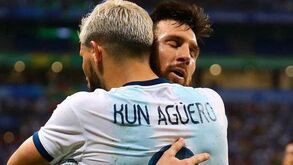 Messi diz que vai sentir muito a falta de Agüero: «Praticamente toda uma carreira juntos» 