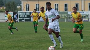 Perdeu parte da família, lavou carros e agora joga no Sertanense: a dura história de Jamerson Bahia