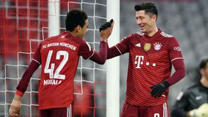 Lewandowski chega aos 69 golos em 2021 e iguala melhor ano da carreira de Cristiano Ronaldo