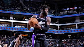 Fez-se história em português na NBA: Neemias estreou-se e deixou boas indicações