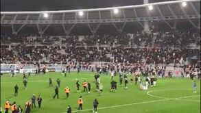 Futebol francês em estado de sítio: o historial de um problema que teima em manter-se