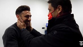 Benfica divulga imagens de bastidores da goleada ao Marítimo e da ida de Salvio ao balneário
