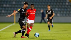 João Ferreira a crescer na direita