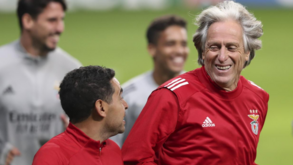 Adeptos do Flamengo usam mensagem do Papa para pedir Jorge Jesus