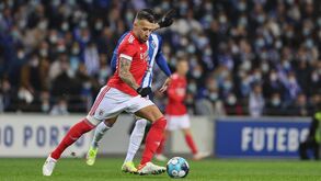 O lance que valeu a expulsão a Otamendi no FC Porto-Benfica