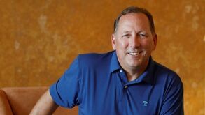 Botafogo confirma pré-acordo com John Textor