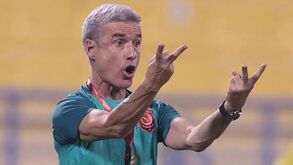 Equipa de Luís Castro perde e atrasa-se na luta pelo título do Qatar