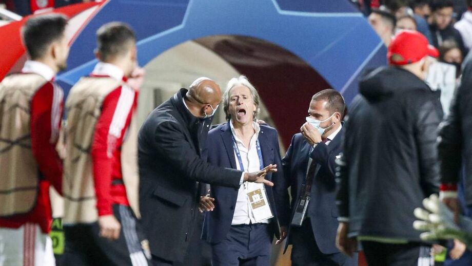 Comentário Record de Rafael Soares