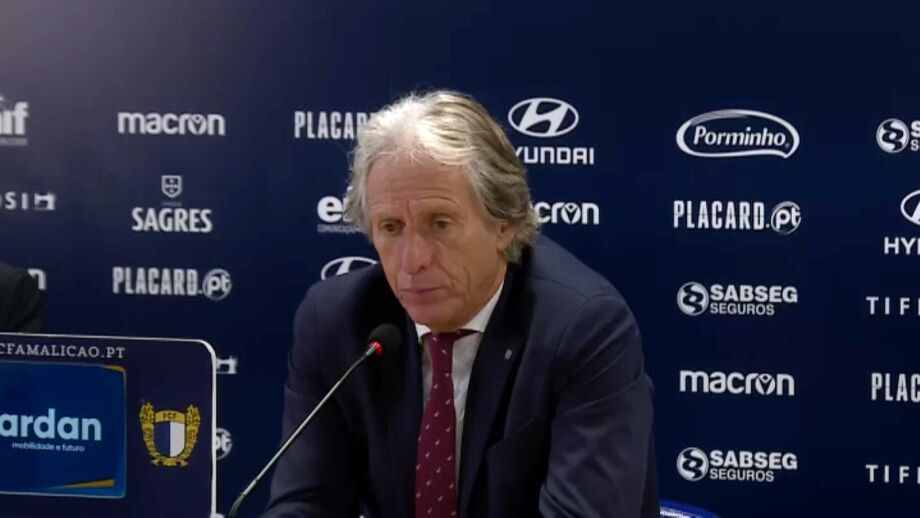 O treinador do Benfica diz que os três principais candidatos ao título melhoram em comparação com o último ano