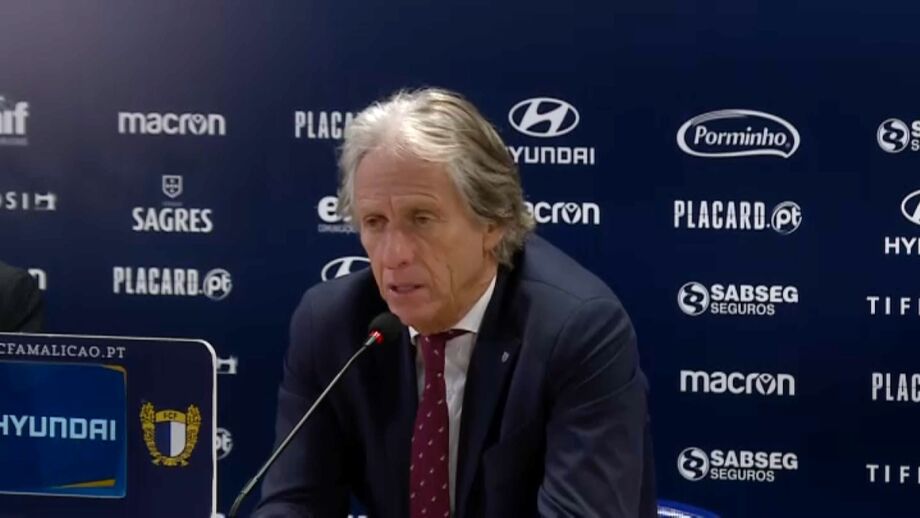 O treinador das águias acrescenta ainda que o momento de jogo mais difícil de se aprimorar é o de ataque posicional 