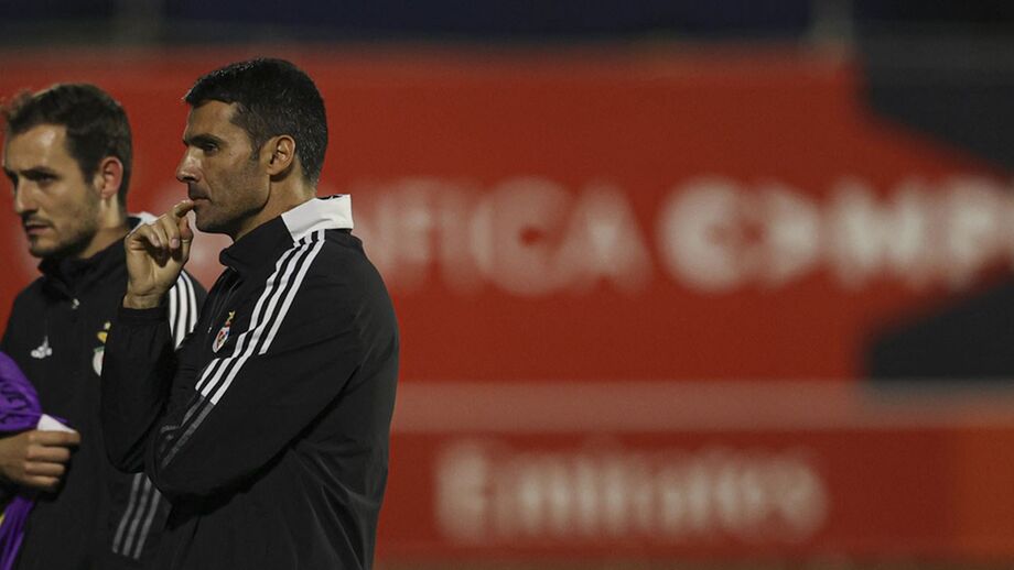 Marco Pimenta  auxiliou  Veríssimo no  primeiro treino,  que registou a  integração de  Pizzi  
