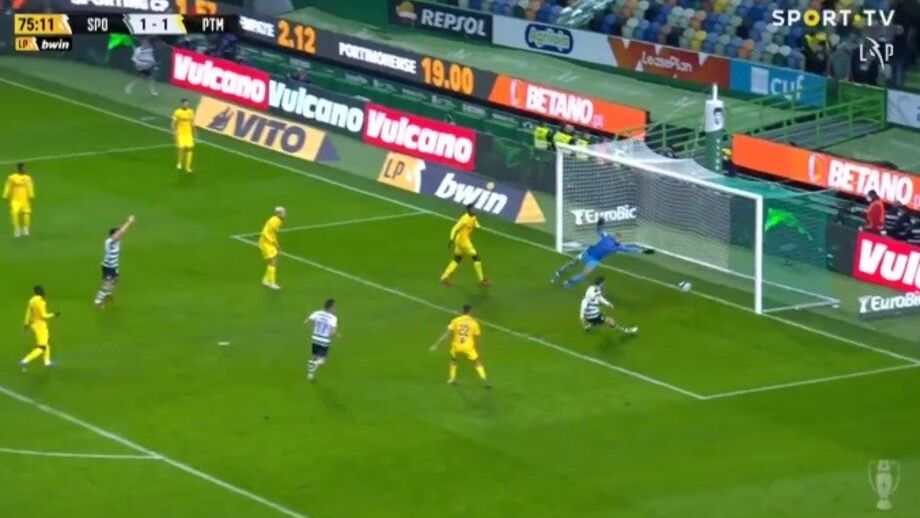 Candidato à presidência do FC Porto questionado sobre planos para o técnico