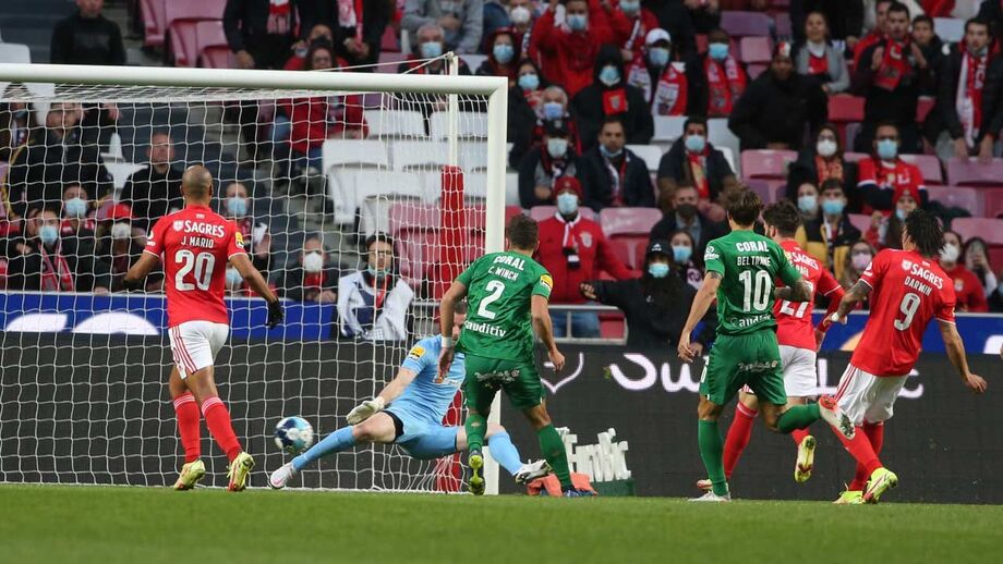 A crónica do Benfica-Marítimo, 7-1: águia insaciável anima o clássico