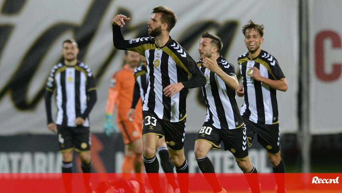 Nacional vence Feirense 