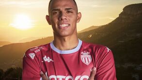 Monaco anuncia contratação de lateral brasileiro Vanderson