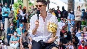 Lewandowski exibe 'brinquedo' de luxo no Dubai