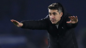 Adeptos em delírio cantam nome de Bruno Lage após vitória em Old Trafford