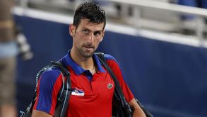 Autoridades australianas recusam entrada de Novak Djokovic: sérvio vai ser deportado hoje