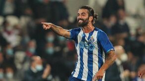 Roma avança por Sérgio Oliveira
