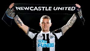 Kieran Trippier oficializado por duas épocas e meia no Newcastle
