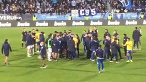 O 'cara a cara' de Sérgio Conceição com jogador do Estoril no final do jogo