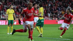 Às três tabelas e aos 45'+5: o golo de João Mário que deu vantagem ao Benfica