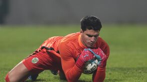 João Virgínia volta a assumir a baliza do Sporting na Liga três anos e quatro meses depois