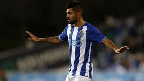 Corona deixa FC Porto e assina pelo Sevilha até 2025, avança agência EFE