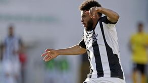 Vitória acerta cedência de Poha ao Pau FC