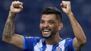 Corona deixa o FC Porto: seis anos e meio de uma autêntica montanha-russa