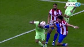 A impressionante entrada que valeu a expulsão de José Giménez