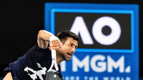Open da Austrália: Djokovic sai e João Sousa entra
