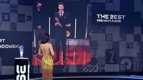 'The Best': Robert 'Lewa' outro para casa