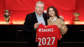 Benfica anuncia jogadora mais jovem de sempre em Portugal a assinar contrato profissional