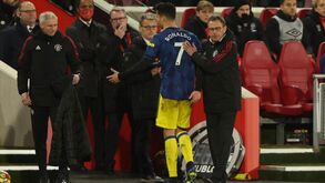 Cristiano Ronaldo foi substituído e a reação diz tudo: português não gostou (nada) da decisão de Rangnick