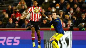 Casa de Lindelöf assaltada em Manchester: mulher agarrou nos dois filhos e escondeu-se