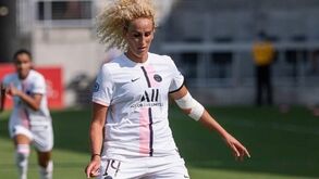Jogadora do PSG agredida volta aos relvados e recebe mensagem da ex-mulher de Abidal