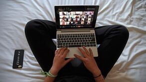 Escolas públicas não dão aulas online a todos os alunos em isolamento