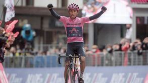 Mundo do ciclismo une-se no apoio a Egan Bernal