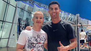 Ronaldo aproveita tempo com a família no Dubai e ainda 'dá' um treino a Nikita Mazepin 