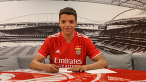 Benfica oferece contrato a defesa-central de 14 anos