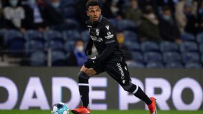 Edwards amarrado com salário de topo