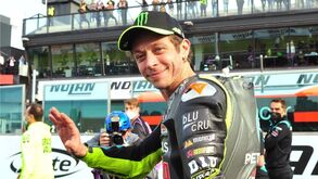 Rossi lembra o dia em que recusou rumar à F1: «O meu coração disse-me para ficar no MotoGP»