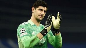 Courtois: «Mbappé e Haaland? É melhor jogarem na minha equipa do que noutra...»