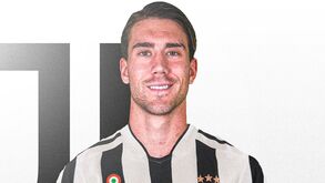 Dusan Vlahovic confirmado na Juventus: sérvio fica com a 7 que era de Cristiano Ronaldo