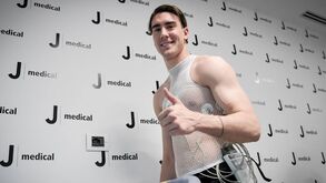 Vlahovic está a ser acusado de abandonar isolamento para fazer testes médicos na Juventus